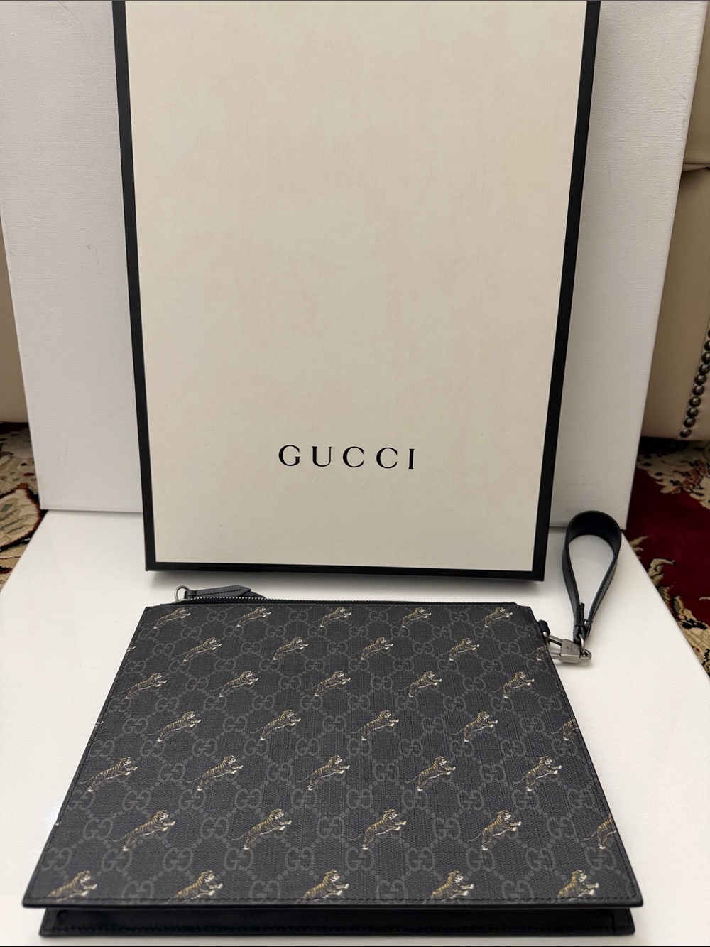 Gucci GG Supreme Tiger Print Clutch 575136